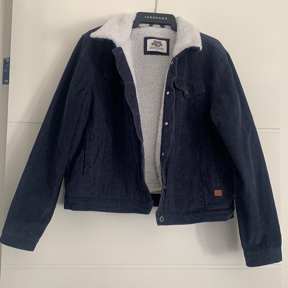 Jacket With Sherpa Lining Piping Hot 